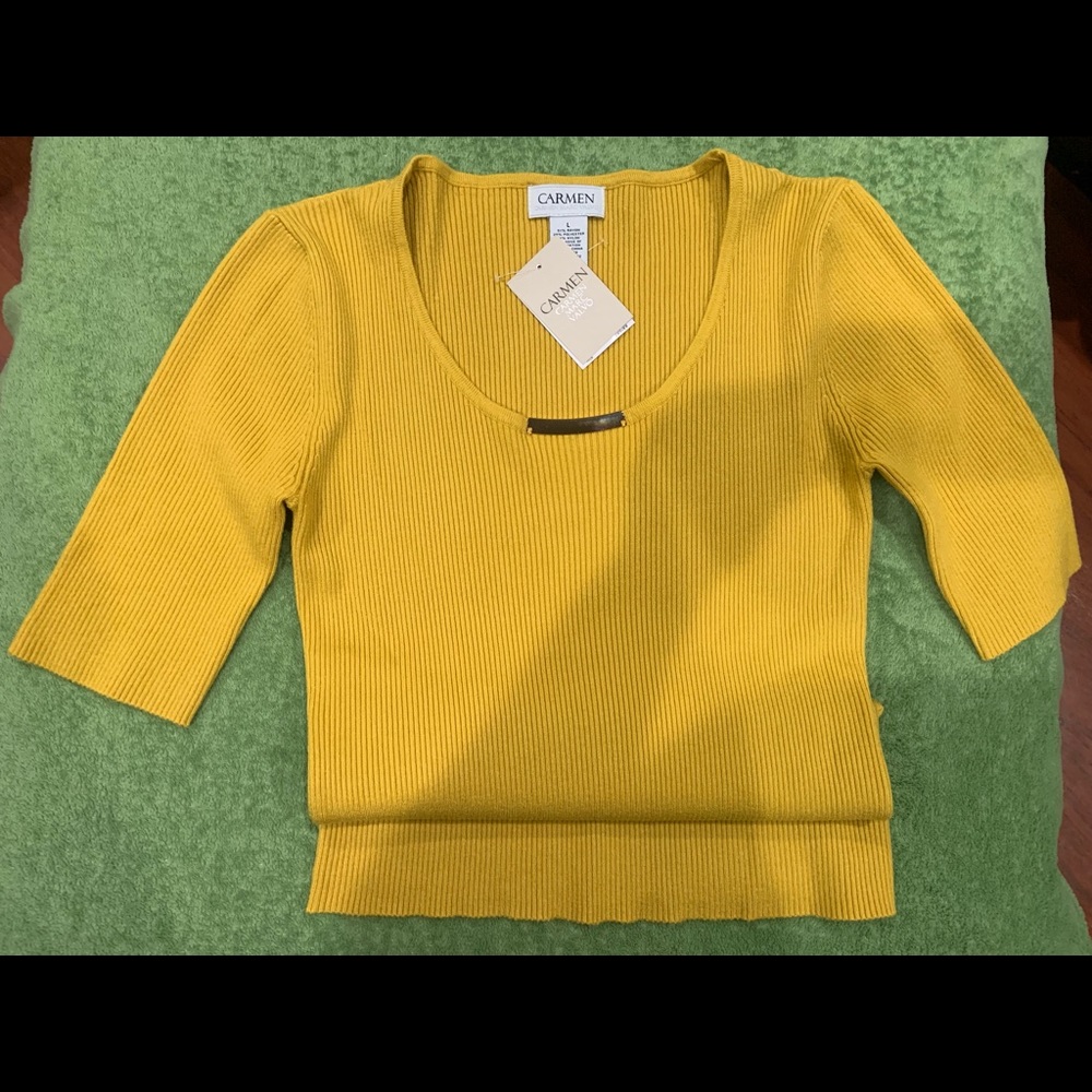Carmen Marc Valvo yellow top